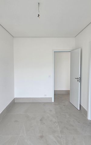 Apartamento para alugar com 151m², 3 quartos e 3 vagas Apartamento para alugar com 151m², 3 quartos e 3 vagasCloset da suíte 2