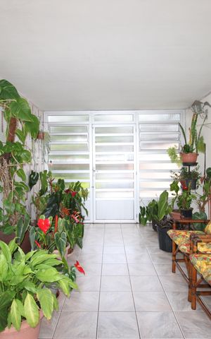 Casa à venda com 299m², 5 quartos e 4 vagasQuintal
