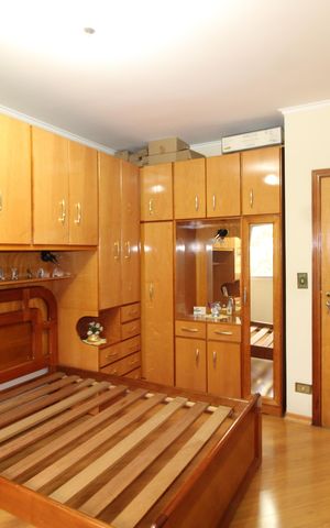 Casa à venda com 299m², 5 quartos e 4 vagasQuarto 2