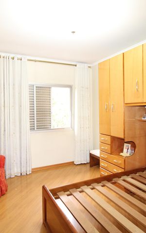 Casa à venda com 299m², 5 quartos e 4 vagasQuarto 2