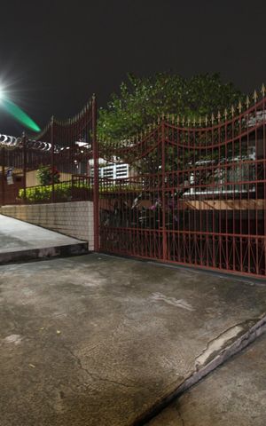 Casa à venda com 299m², 5 quartos e 4 vagasFachada