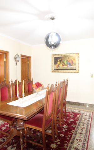 Casa à venda com 299m², 5 quartos e 4 vagasSala