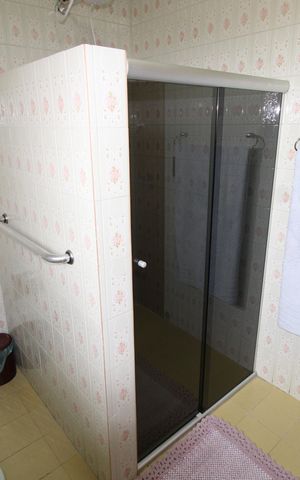 Casa à venda com 299m², 5 quartos e 4 vagasBanheiro da Suíte
