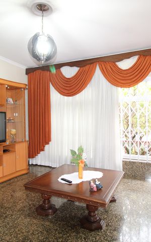 Casa à venda com 299m², 5 quartos e 4 vagasSala