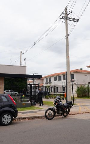 Casa de condomínio para alugar com 74m², 2 quartos e 1 vagaFachada e portaria