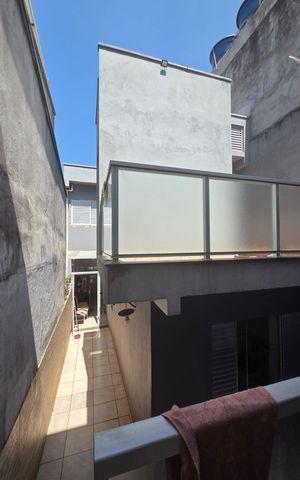 Casa à venda com 125m², 2 quartos e 2 vagas Casa à venda com 125m², 2 quartos e 2 vagasÁrea externa