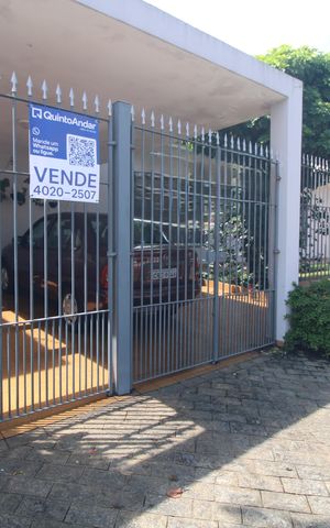 Casa à venda com 420m², 4 quartos e 4 vagasFachada