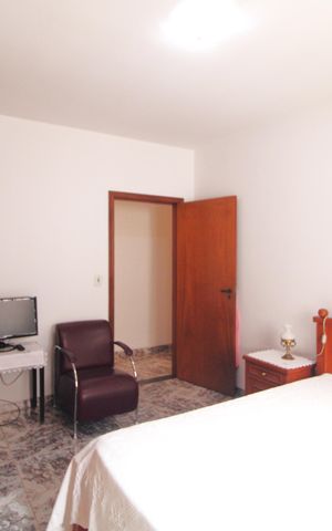 Casa à venda com 420m², 4 quartos e 4 vagasSuíte