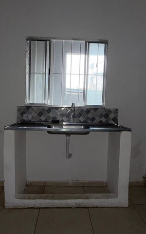 Casa para alugar com 45m², 1 quarto e sem vaga