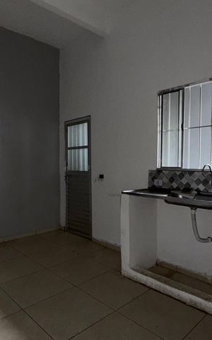 Casa para alugar com 45m², 1 quarto e sem vaga