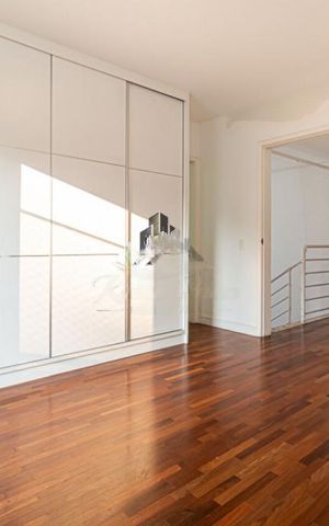Casa de condomínio à venda com 257m², 4 quartos e 4 vagas