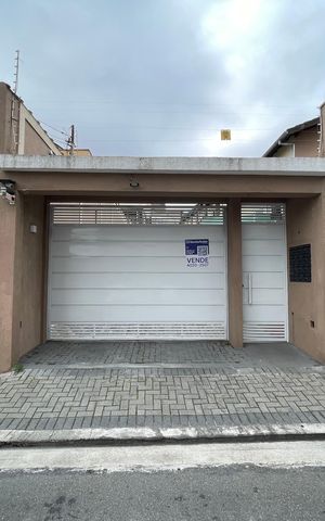 Casa de condomínio à venda com 99m², 2 quartos e 1 vaga Casa de condomínio à venda com 99m², 2 quartos e 1 vagaFachada + Placa