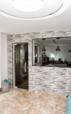 Casa à venda com 15m², 2 quartos e 3 vagasSala