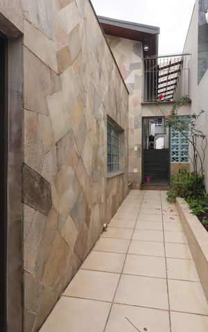 Casa para alugar com 238m², 3 quartos e 2 vagasCorredor externo