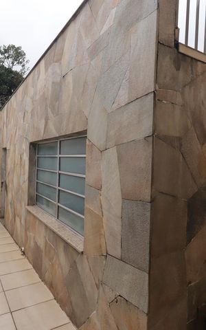 Casa para alugar com 238m², 3 quartos e 2 vagasCorredor externo