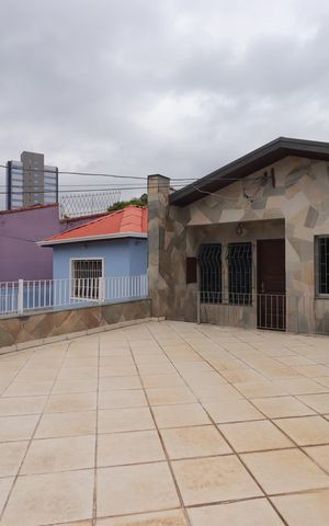 Casa para alugar com 238m², 3 quartos e 2 vagasQuintal