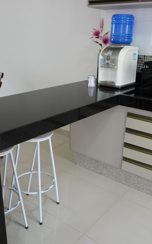 Casa para alugar com 150m², 2 quartos e 2 vagasCozinha 