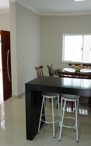 Casa para alugar com 150m², 2 quartos e 2 vagasCozinha 
