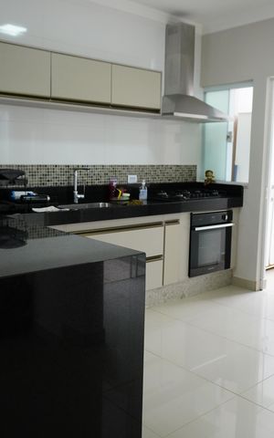 Casa para alugar com 150m², 2 quartos e 2 vagasCozinha 