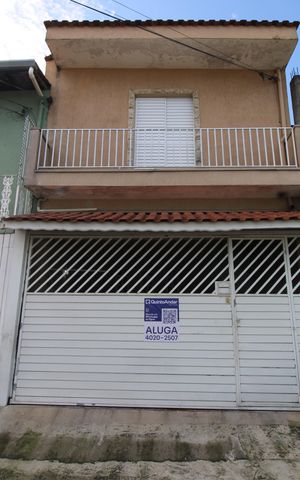 Casa para alugar com 50m², 2 quartos e 2 vagasFachada