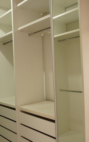 Casa de condomínio para alugar com 280m², 3 quartos e 2 vagasCloset  Suíte 1