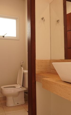 Casa de condomínio para alugar com 280m², 3 quartos e 2 vagasLavabo