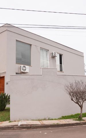 Casa de condomínio para alugar com 280m², 3 quartos e 2 vagasFachada