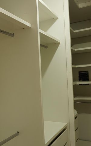 Casa de condomínio para alugar com 280m², 3 quartos e 2 vagasCloset  Suíte 1