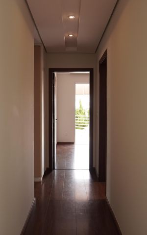Casa de condomínio para alugar com 280m², 3 quartos e 2 vagasCorredor 