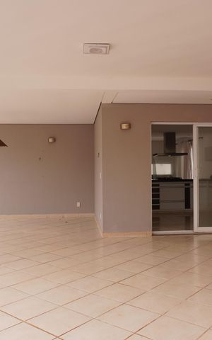Casa de condomínio para alugar com 280m², 3 quartos e 2 vagasGaragem
