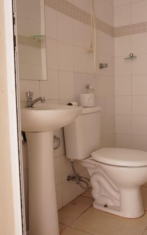 Casa de condomínio para alugar com 280m², 3 quartos e 2 vagasÁrea externa - Banheiro