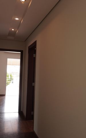 Casa de condomínio para alugar com 280m², 3 quartos e 2 vagasCorredor 