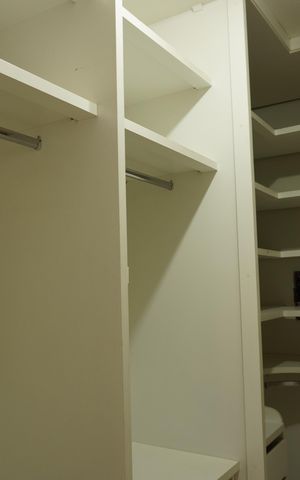 Casa de condomínio para alugar com 280m², 3 quartos e 2 vagasCloset  Suíte 1