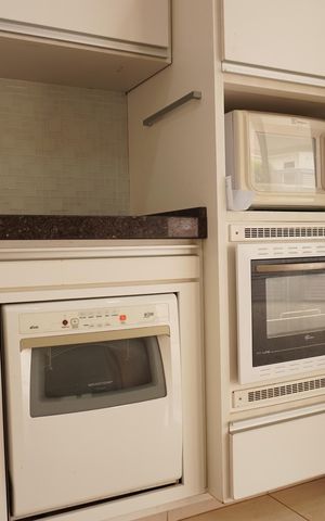 Casa de condomínio para alugar com 280m², 3 quartos e 2 vagasCozinha