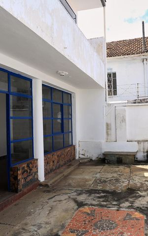 Casa à venda com 130m², 3 quartos e 1 vaga Casa à venda com 130m², 3 quartos e 1 vagaÁrea externa