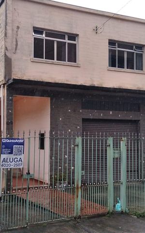 Casa para alugar com 80m², 2 quartos e 1 vaga Casa para alugar com 80m², 2 quartos e 1 vagaFachada