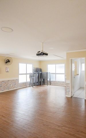 Apartamento à venda com 49m², 2 quartos e 1 vaga Apartamento à venda com 49m², 2 quartos e 1 vagaÁrea comum - Salão de festas