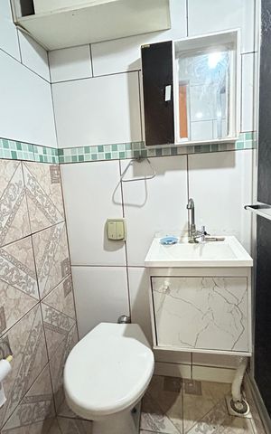 Casa à venda com 90m², 4 quartos e sem vagaBanheiro 2