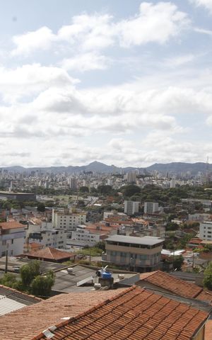 Apartamento para alugar com 65m², 2 quartos e 1 vagaVista