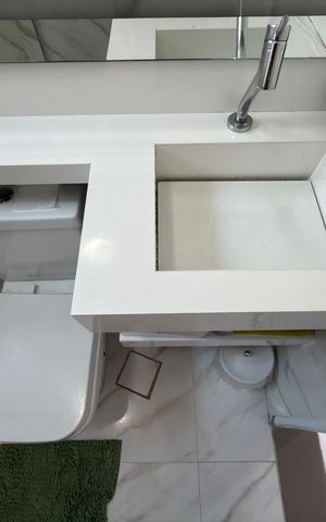 Casa para alugar com 80m², 2 quartos e 1 vaga Casa para alugar com 80m², 2 quartos e 1 vagaBanheiro Social