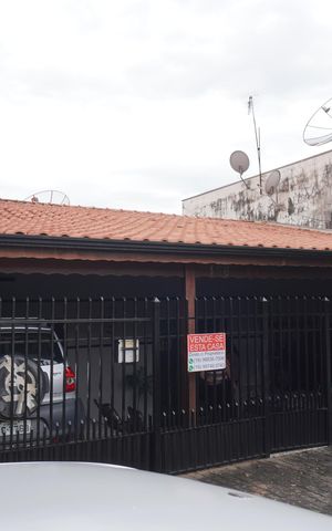Casa à venda com 160m², 3 quartos e 2 vagasFachada