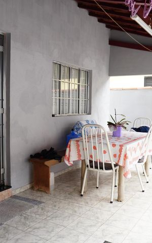 Casa à venda com 160m², 3 quartos e 2 vagasCozinha e Área de Serviço