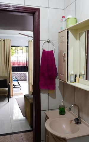 Casa à venda com 160m², 3 quartos e 2 vagasBanheiro 2