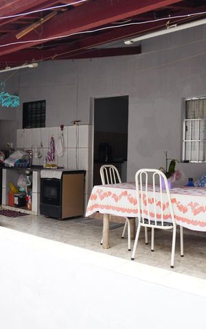 Casa à venda com 160m², 3 quartos e 2 vagasCozinha e Área de Serviço