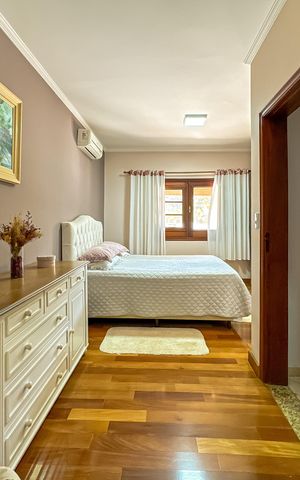 Casa de condomínio à venda com 380m², 8 quartos e 9 vagasQuarto 