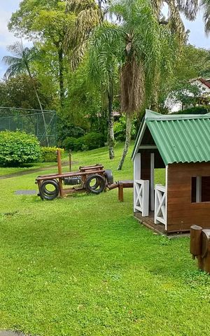 Casa de condomínio para alugar com 380m², 3 quartos e 4 vagas Casa de condomínio para alugar com 380m², 3 quartos e 4 vagasQuadra