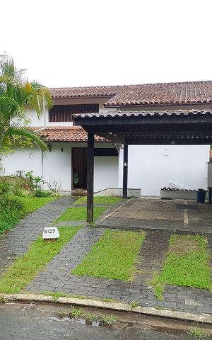 Casa de condomínio para alugar com 380m², 3 quartos e 4 vagas Casa de condomínio para alugar com 380m², 3 quartos e 4 vagasGaragem