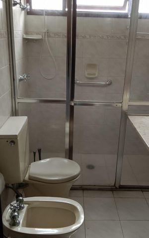 Casa de condomínio para alugar com 380m², 3 quartos e 4 vagas Casa de condomínio para alugar com 380m², 3 quartos e 4 vagasBanheiro