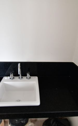 Apartamento à venda com 52m², 1 quarto e 2 vagasBanheiro