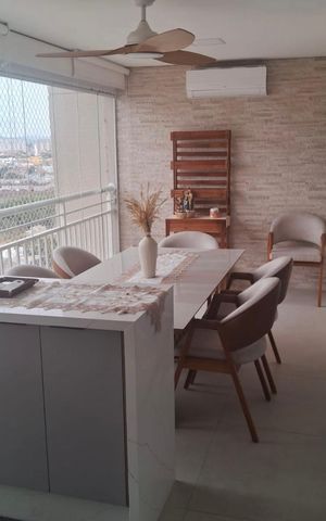 Apartamento à venda com 116m², 3 quartos e 2 vagas Apartamento à venda com 116m², 3 quartos e 2 vagasVaranda